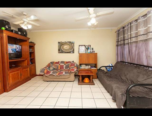3 BEDROOM TOWNHOUSE FOR SALE IN PEERLESS PARK WEST
